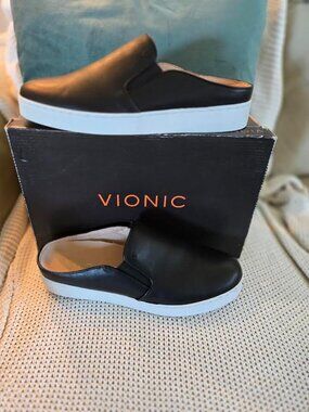 Vionic Splendid Dakota Slip-on Leather Mule Size 10